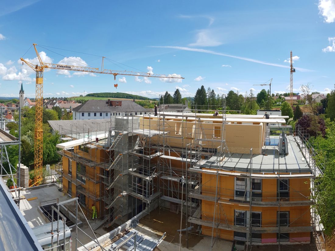 Aufrichten Haus B PH2 - 04.05.2019 Aufrichten Haus B PH2 - 04.05.2019